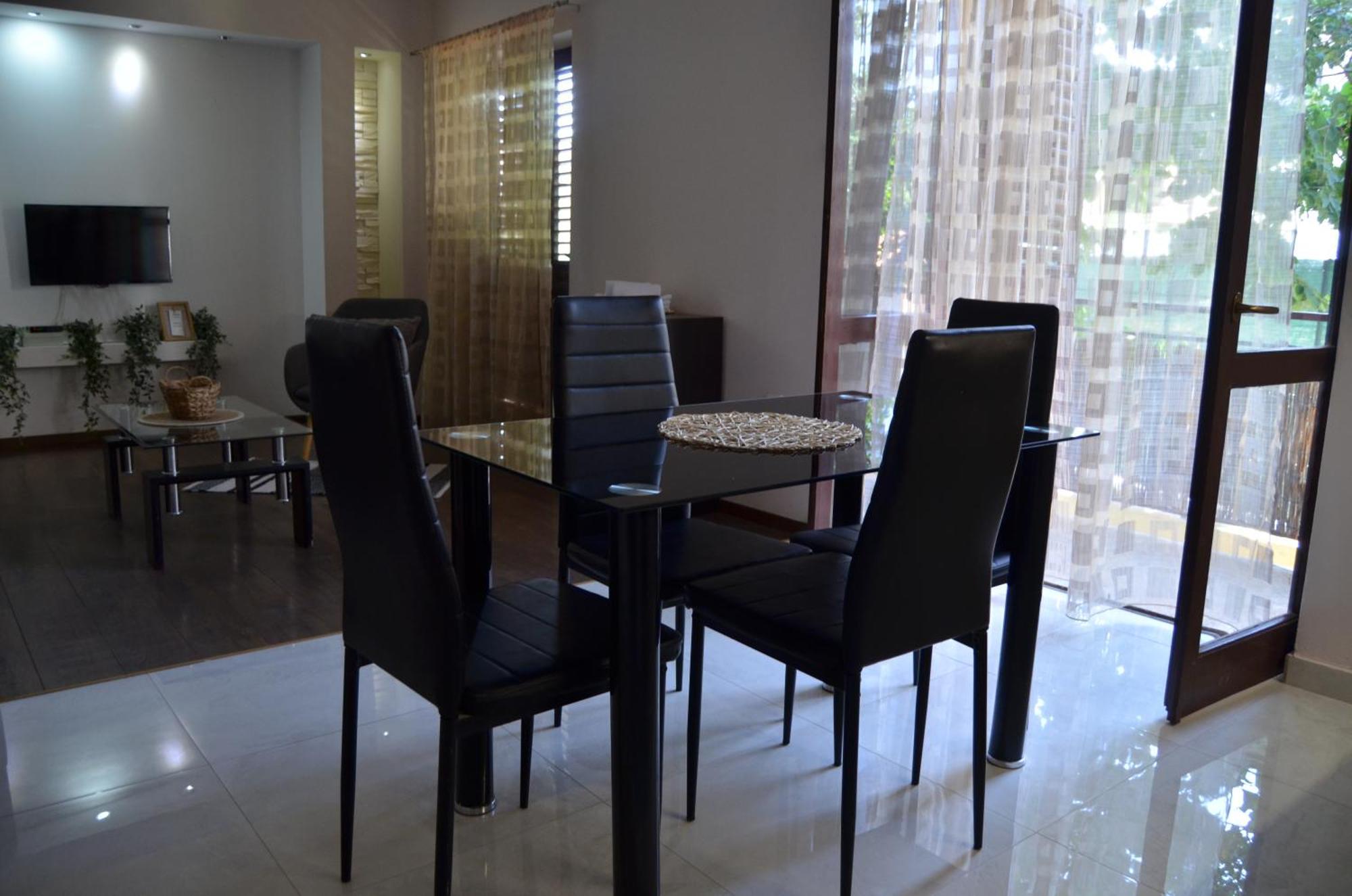 Apartments Korolija Шибеник Екстер'єр фото